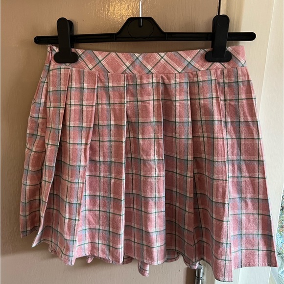Girls age 11-12 yrs pleated pink check mini skirt - Picture 5 of 5